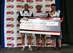 2014 NOWT Anglers of the Year Jamie Robinson (L) and Terry Bernath (R) with their win at the KRWT